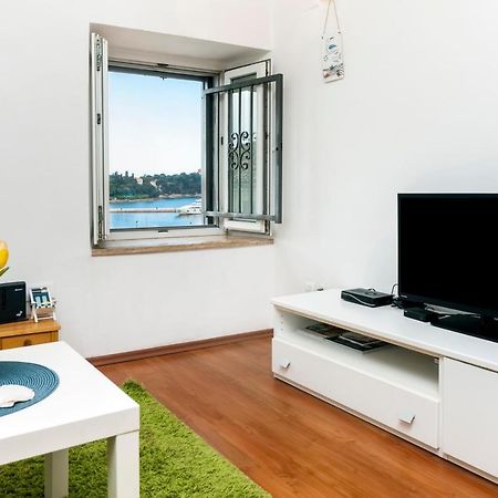 Sea View Apartment Rovinj Buitenkant foto