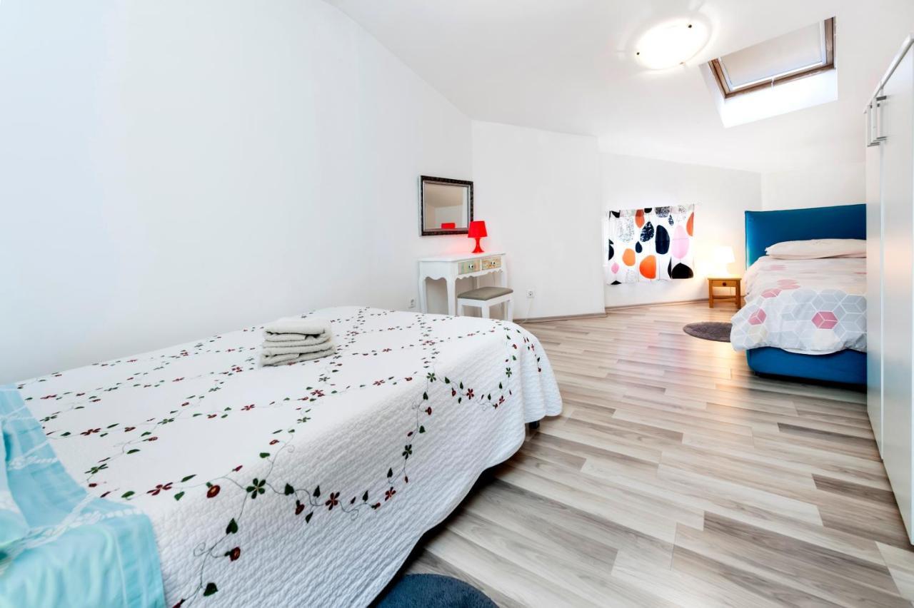Sea View Apartment Rovinj Buitenkant foto